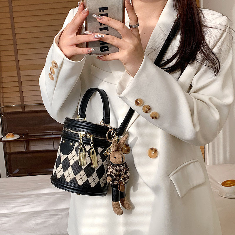 This year's popular small bags female new fashion niche crossbody bag texture ringer handheld bucket bag