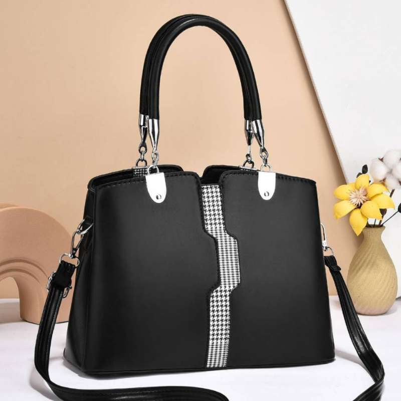 Women's bags spring and summer new ladies large capacity European and American style fashion shoulder bag classic temperament and versatile handbag