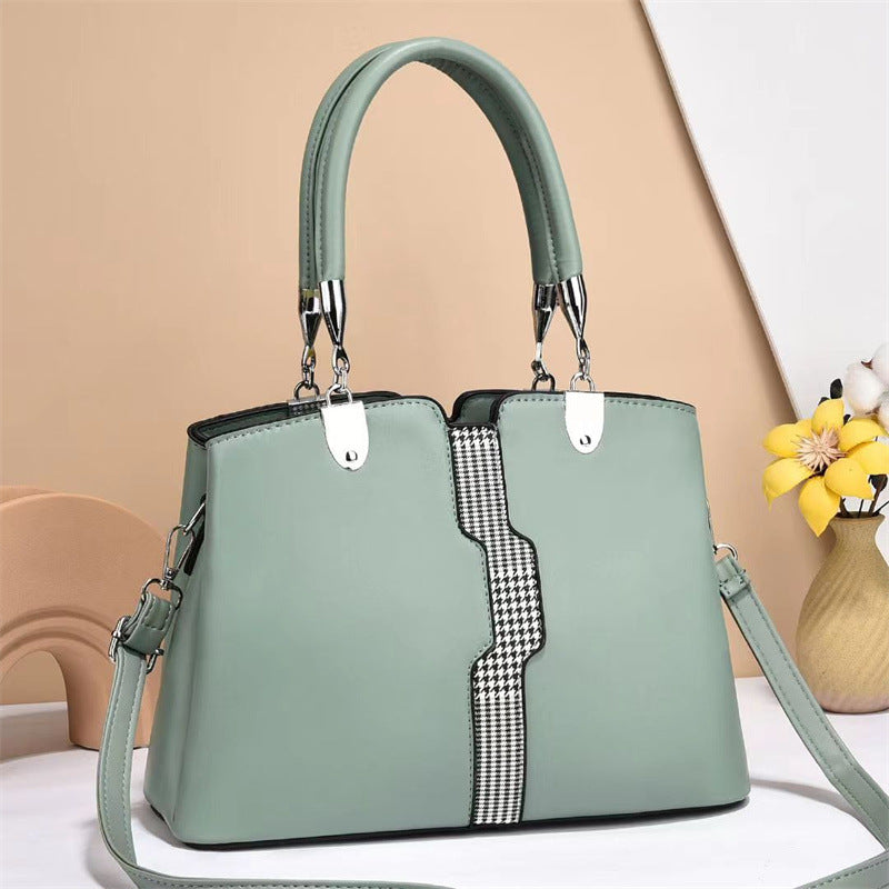 Women's bags spring and summer new ladies large capacity European and American style fashion shoulder bag classic temperament and versatile handbag